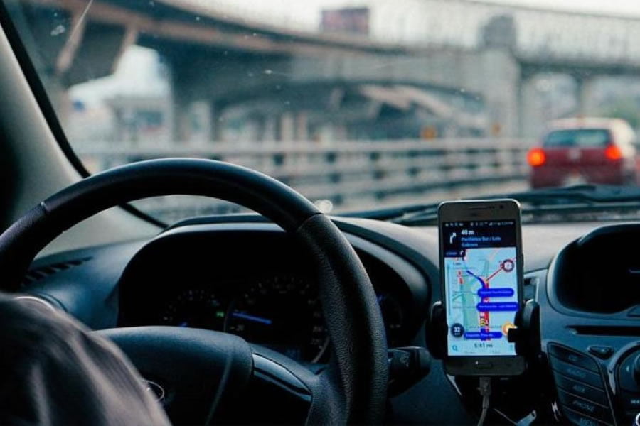 Autoescola Sant Feliu - Blog - Apps al volante